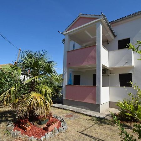 Apartments Petrovic Malinska Bagian luar foto