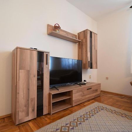 Apartments Petrovic Malinska Bagian luar foto